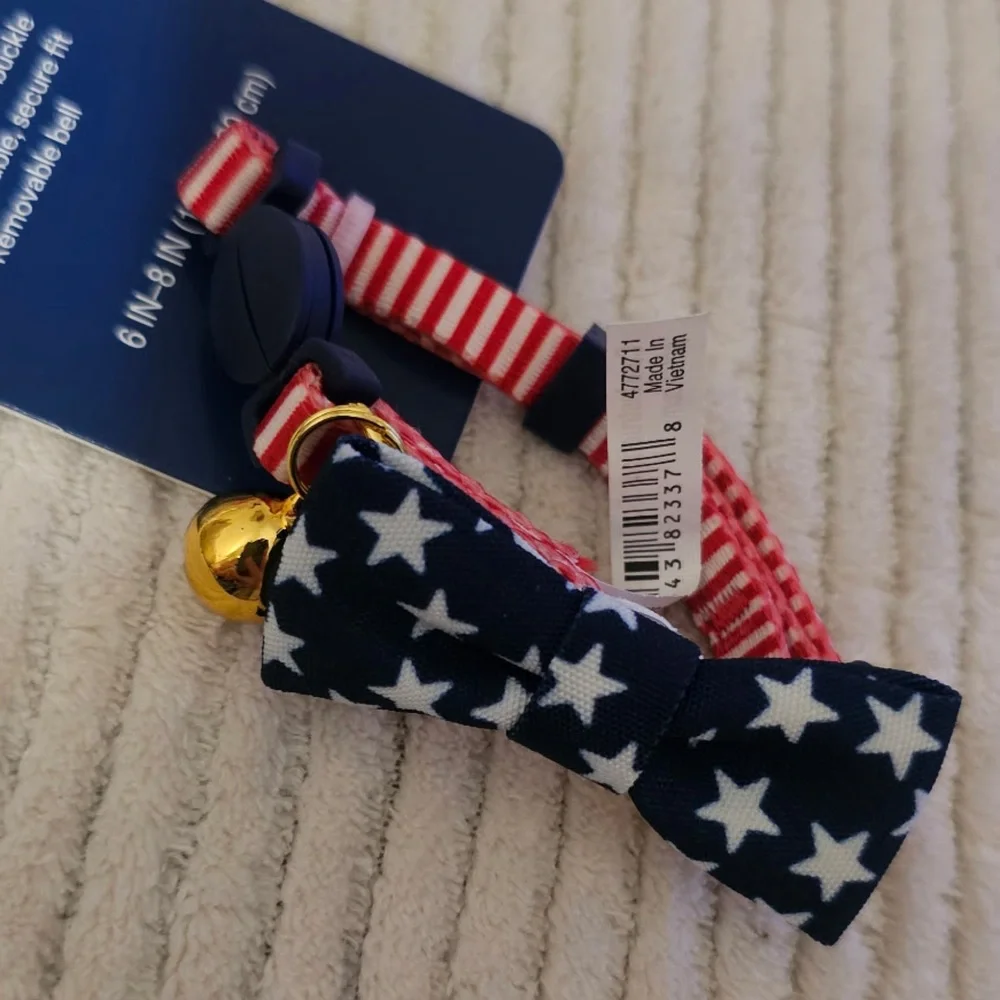 Petco Stars & Stripes Kitten Collar with 3pk of Patriotic Collar Charms